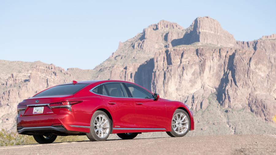  Lexus LS500h 2017 года  (NA) (фото 7 из 40)